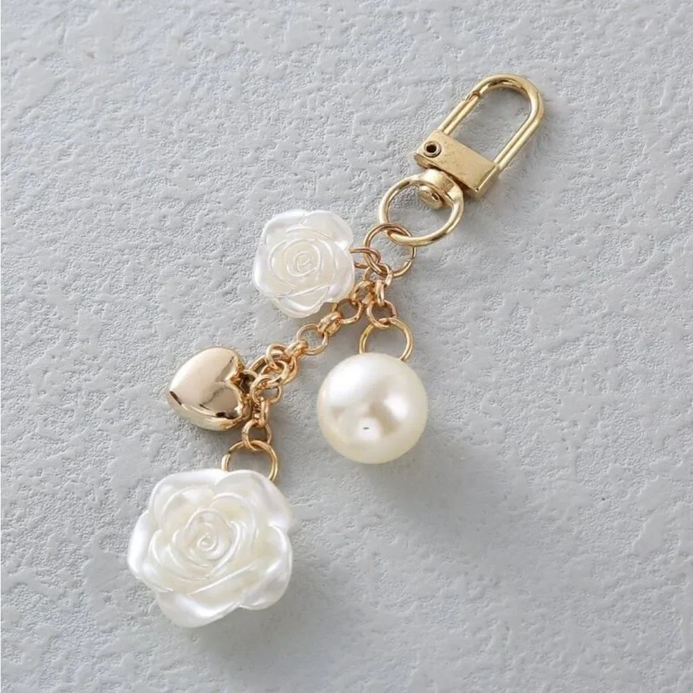 White Flower Keychain S1140